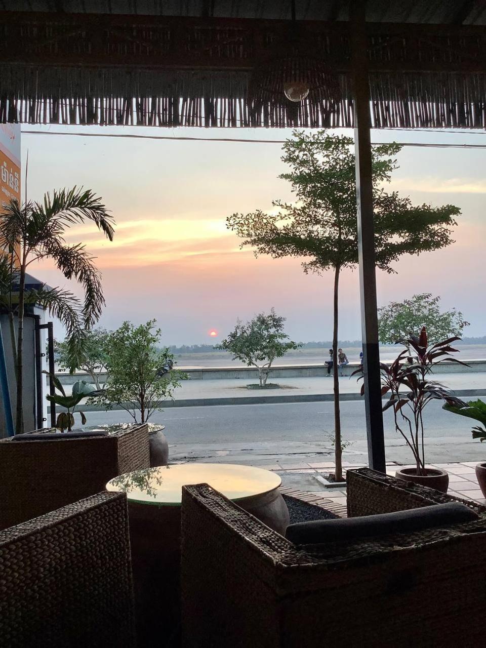 Le Tonle Hotel Kratie Exterior foto